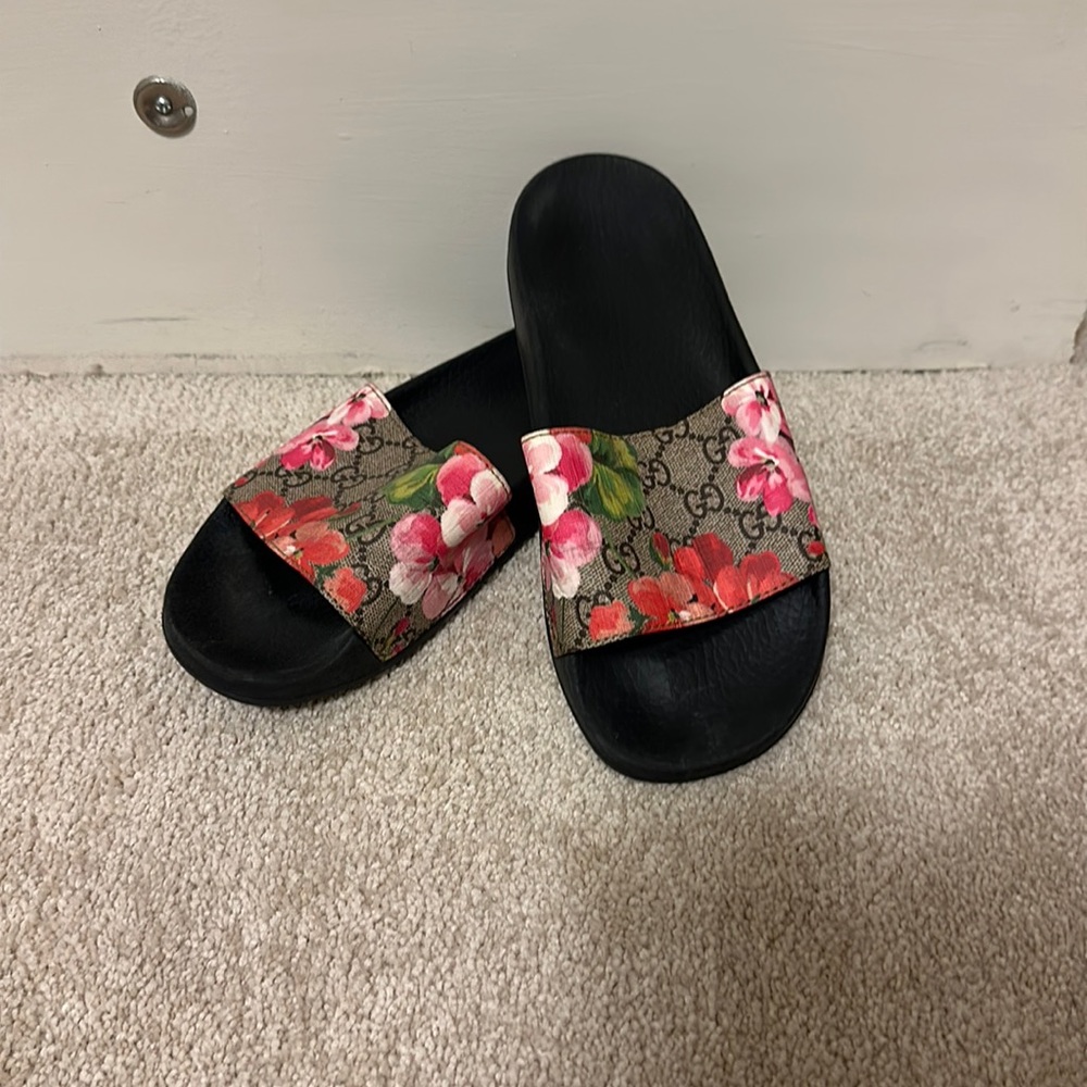 Gucci GG Blooms Supreme Slide Sandals